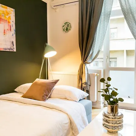 The Sunny Homelike & Apartamento Bucarest