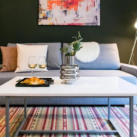 The Sunny Homelike & Apartamento Bucarest
