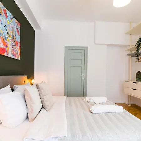 Apartamento The Sunny Homelike & Bucarest